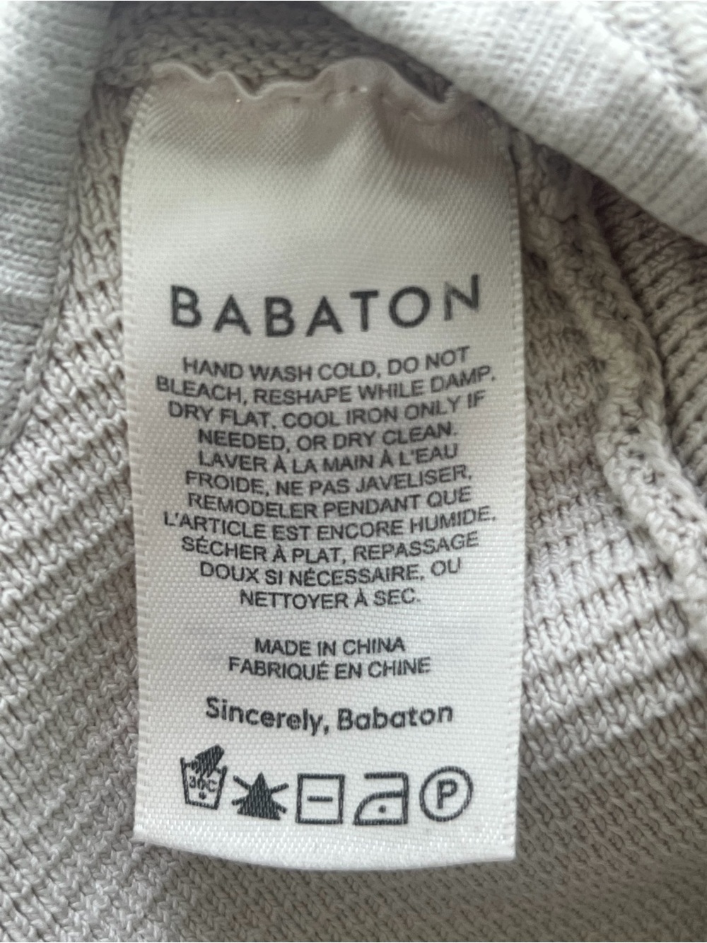 BABATON Aritzia Oatmeal Sculpt
Knit Deep V-Neck Cropped Fitted Ribbed Tank Top - Picture 8 of 8